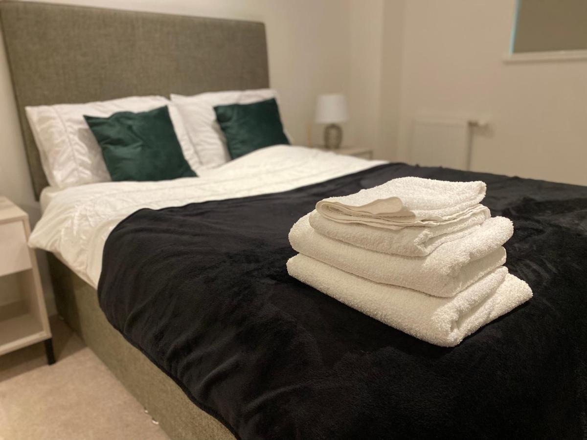 Triple T Homes Cosy 2 Bedroom Apartment With Balcony 伊尔福德 外观 照片